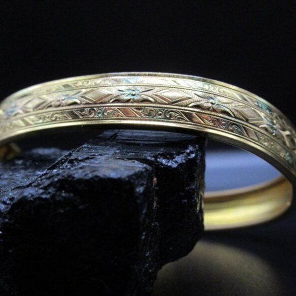 VICTORIAN Etched Bracelet | Beautiful Gold Bangle | Vintage Victorian - Tiny - Picture 1 of 10
